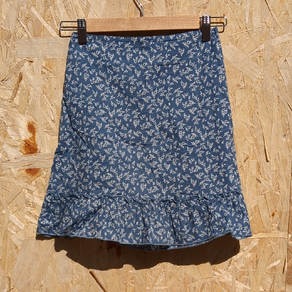 -BRANDY MELVILLE- Cara Ruffle Skirt Blue Floral